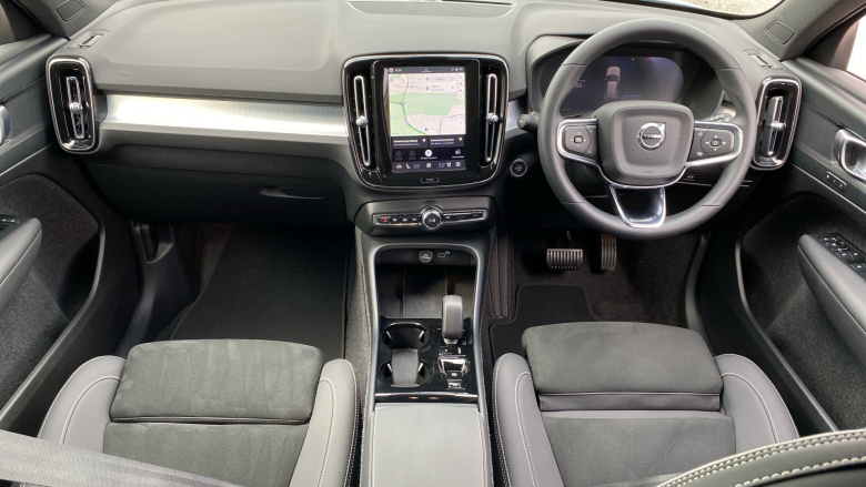 Volvo XC40 2.0 B3P Plus Dark 5dr Auto Petrol Estate